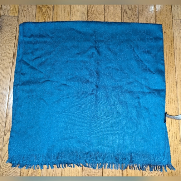 Gucci blue scarf - Picture 7 of 16